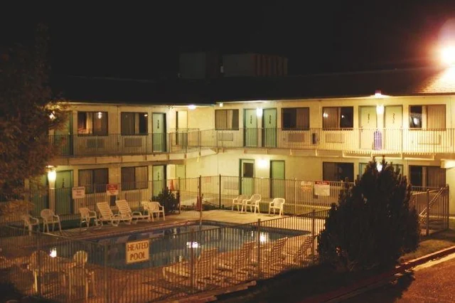 THE MOTEL SHOP